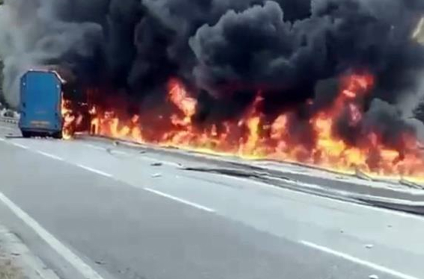 Sakarya'da faciadan dönüldü! Tır bomba gibi patladı