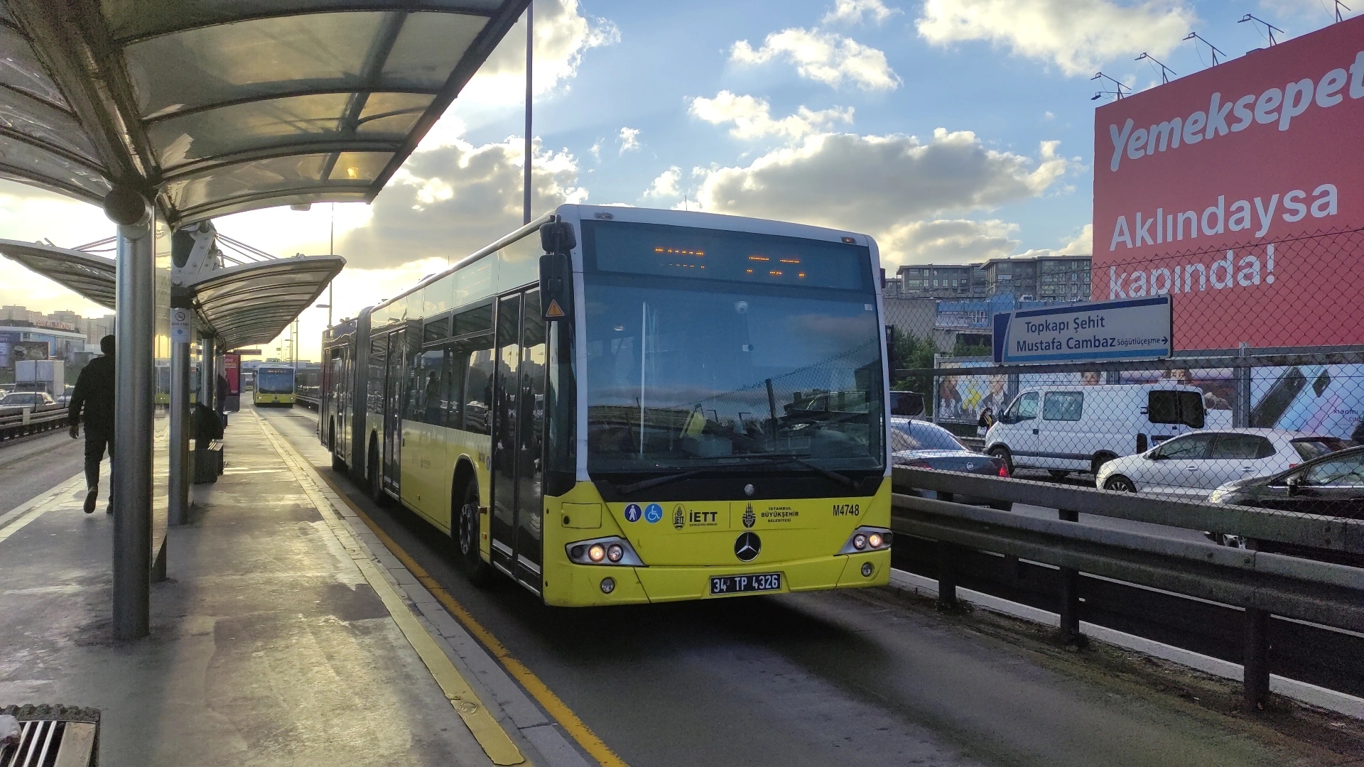 İstanbul'da metrobüs hattında değişiklik: Seferler FSM'den yapılacak