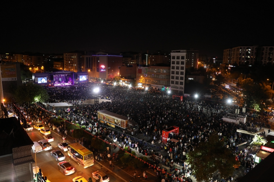 HÜDAPAR istedi valilik yaptı: Sur Kültür Yolu Festivali iptal edildi