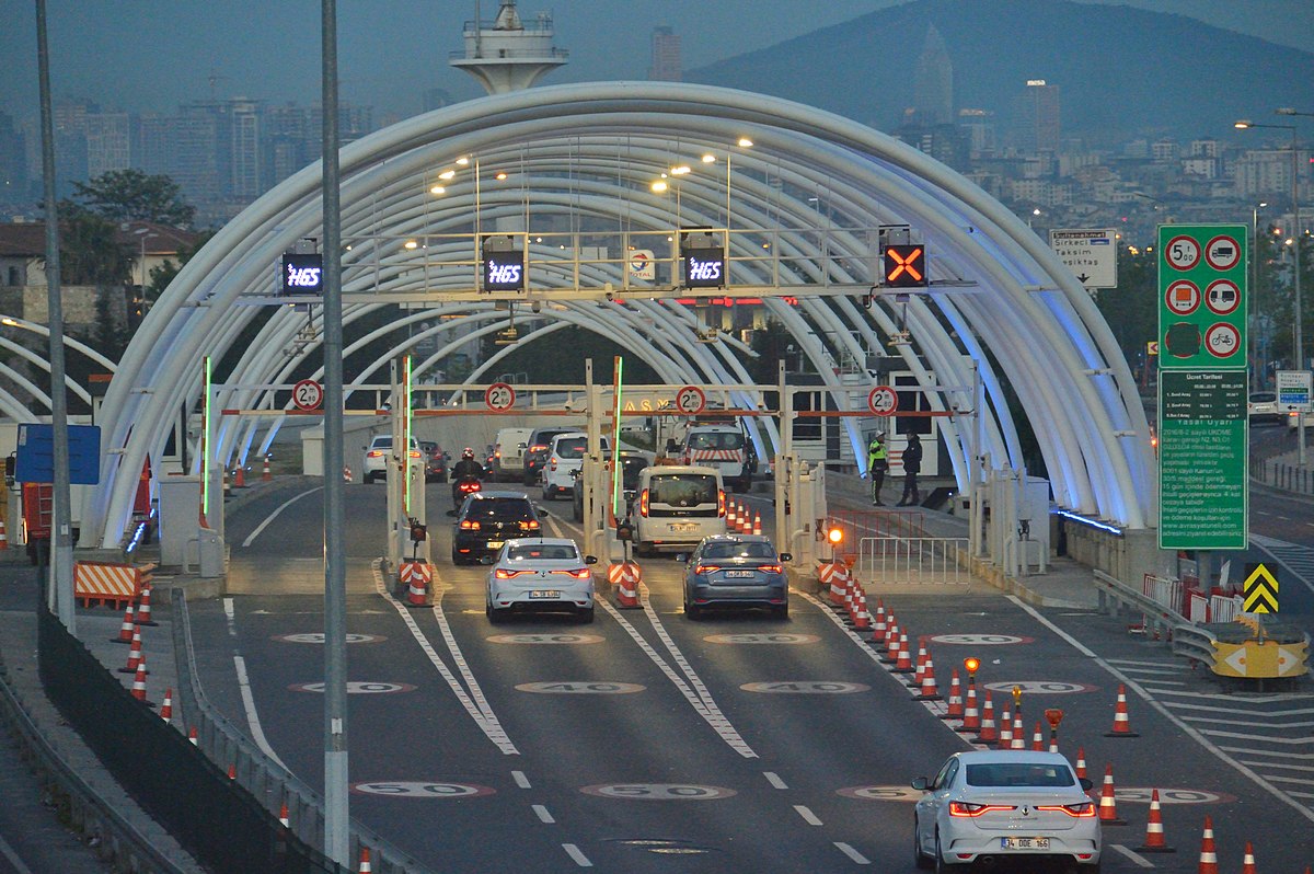 Avrasya Tüneli trafiğe kapatıldı