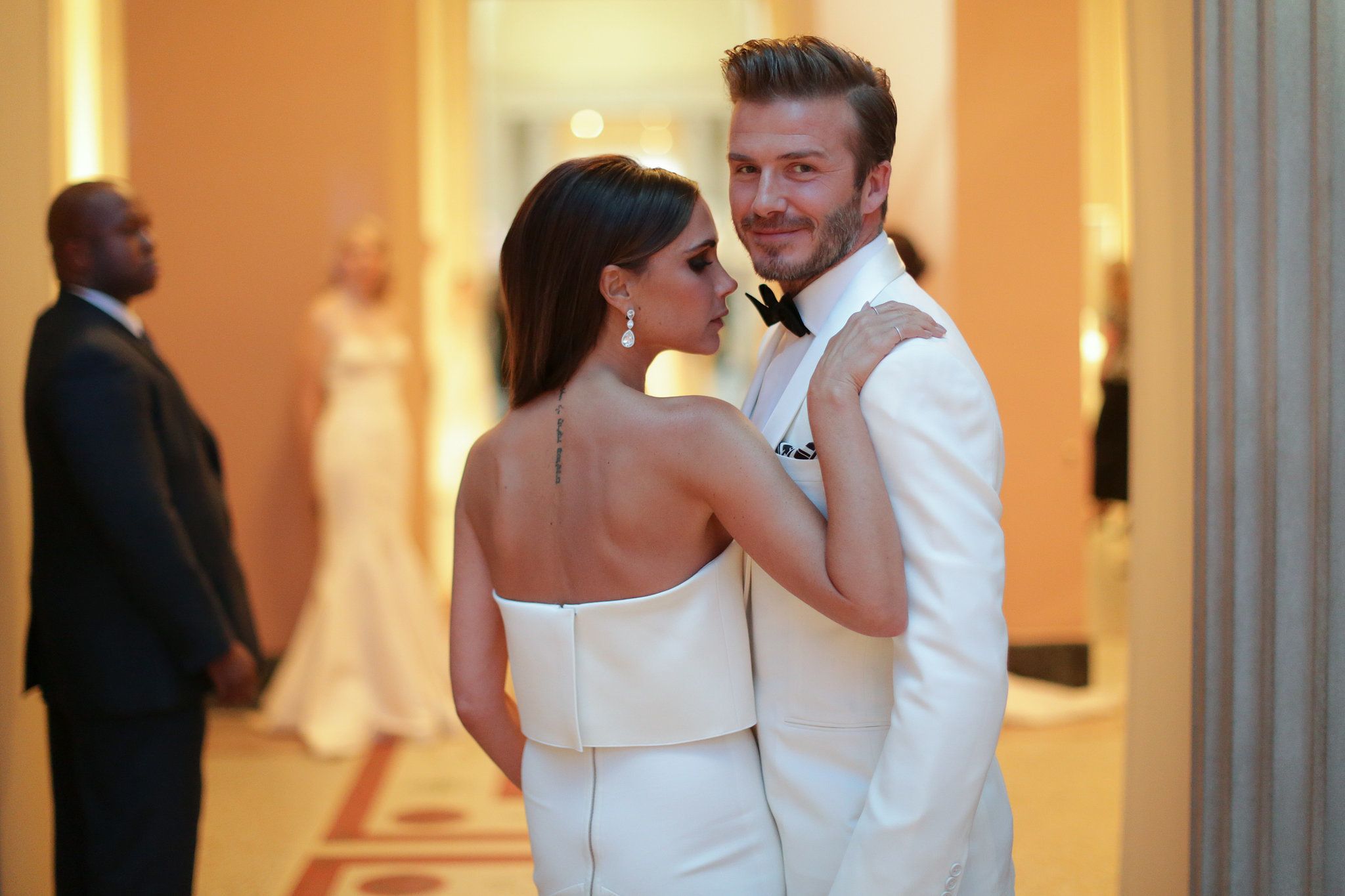 Karısını aldattığı sevgilisi de David Beckham'ı zamparalık yaparken bastı