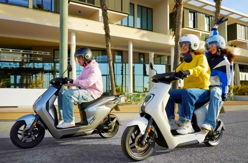 Honda'nın ilk elektrikli scooteri satışa çıktı!