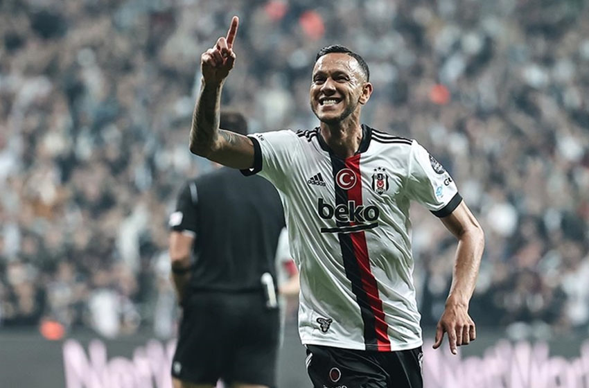 RAMS Başakşehir, Brezilyalı futbolcu Josef de Souza'yı renklerine bağladı