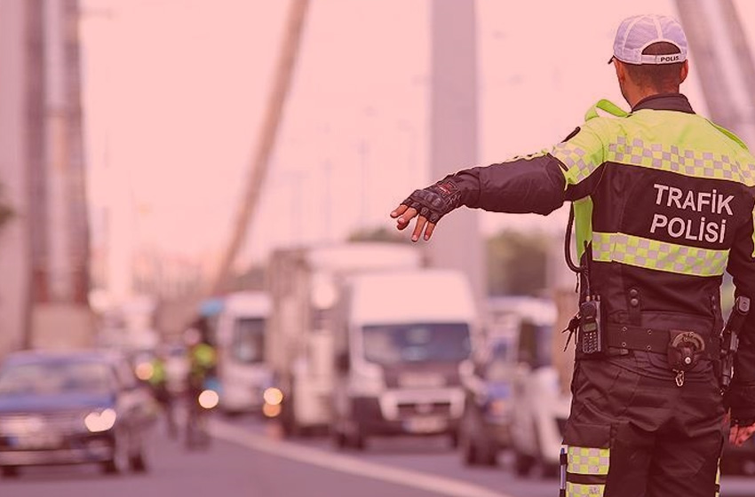 Trafiğe bu şekilde çıkanlar yandı! 81 ilde çakar lambası denetimi