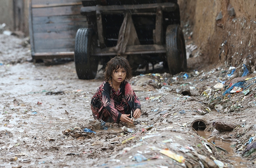 Pakistan'da geçen ay 311 çocuk zatürreden yaşamını yitirdi