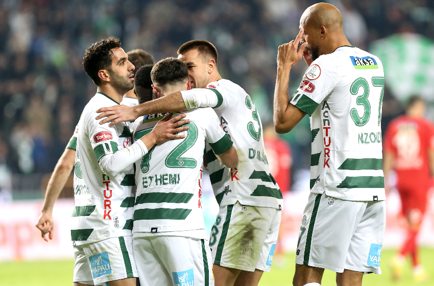 Konyaspor ikinci yarıda açıldı