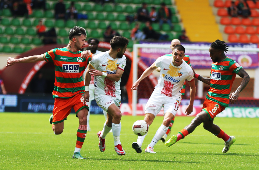 Alanyaspor uzatmalarda güldü