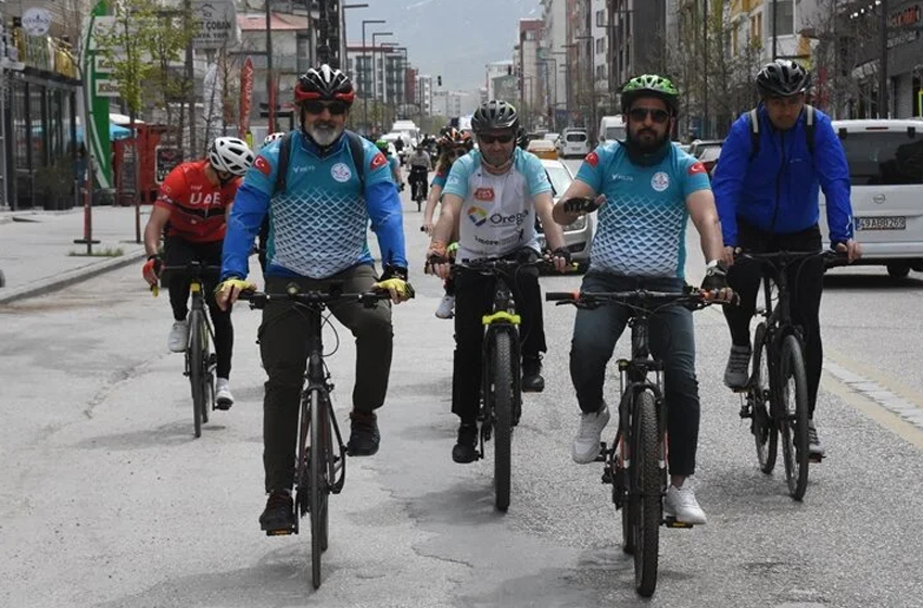 Van'da öğretmenler farkındalık oluşturmak amacıyla pedal çevirdi