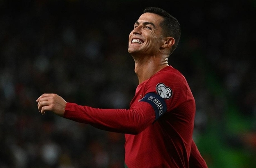 Ronaldo, futbol tarihinde bir ilki başardı!